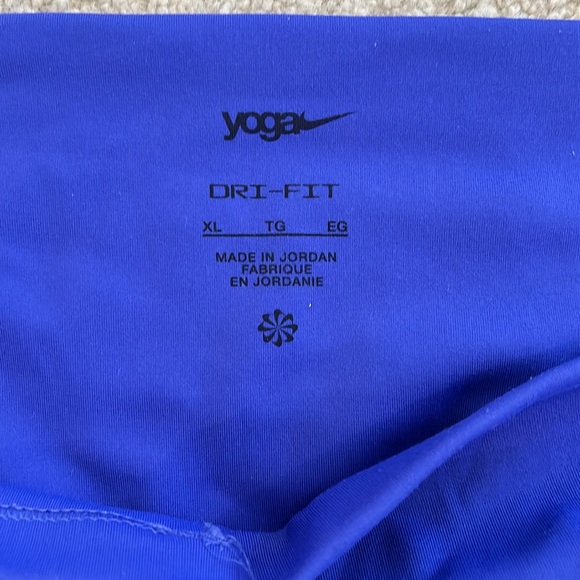 Nike Yoga vibrant blue cropped tights like new, size XL (fits 14-16) - Picture 3 of 5